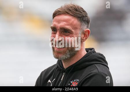 Preston, Großbritannien. 05. April 2022. Richard Keogh #26 von Blackpool kommt am 4/5/2022 in Deepdale in Preston, Großbritannien an. (Foto von Mark Cosgrove/News Images/Sipa USA) Quelle: SIPA USA/Alamy Live News Stockfoto