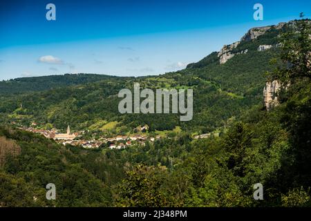 Mouthier-Haute-Pierre, über die Loue, Doubs, Bourgogne-Franche-Comté, Jura, Frankreich Stockfoto