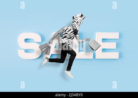 In voller Länge Bild Foto von ungewöhnlichen Zebra Kerl tragen 3D Pop Trend Maske Kauf Taschen springen über große Verkauf Wort auf blauem Hintergrund Stockfoto