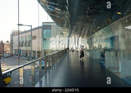 Erhöhter Gehweg am Highcross Einkaufszentrum in Leicester Stockfoto