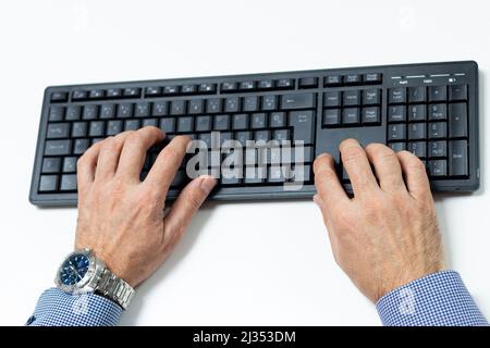 Nahaufnahme der Unternehmer Hände Eingabe auf Computer-Tastatur.Business, Bildung, Programmierung Stockfoto