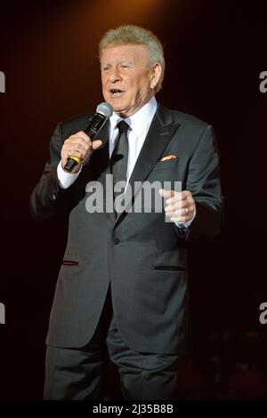 Coconut Creek, FL, USA. 13. Januar 2022. Bobby Rydell tritt am 13. Januar 2017 im Seminole Coconut Creek Casino in Coconut Creek, Florida, auf. Kredit: Mpi04/Media Punch/Alamy Live Nachrichten Stockfoto