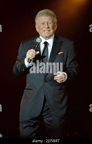 Coconut Creek, FL, USA. 13. Januar 2022. Bobby Rydell tritt am 13. Januar 2017 im Seminole Coconut Creek Casino in Coconut Creek, Florida, auf. Kredit: Mpi04/Media Punch/Alamy Live Nachrichten Stockfoto