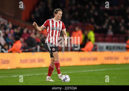 Sheffield, Großbritannien. 05. April 2022. Sander Berge #8 von Sheffield United kontrolliert den Ball in Sheffield, Vereinigtes Königreich am 4/5/2022. (Foto von Simon Whitehead/News Images/Sipa USA) Quelle: SIPA USA/Alamy Live News Stockfoto