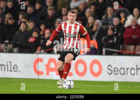 Sheffield, Großbritannien. 05. April 2022. John Fleck #4 von Sheffield United mit dem Ball in Sheffield, Vereinigtes Königreich am 4/5/2022. (Foto von Simon Whitehead/News Images/Sipa USA) Quelle: SIPA USA/Alamy Live News Stockfoto