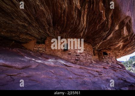 Uralte Puebloan Ruinen genannt Haus auf Feuer Ruinen. Das Hotel befindet sich im Bears Ears National Monument, Utah, USA. Geschätzte 1300 CE. Stockfoto