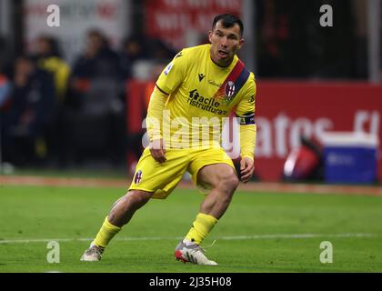 Mailand, Italien, 4.. April 2022. Gary Medel vom FC Bologna während des Spiels der Serie A bei Giuseppe Meazza, Mailand. Bildnachweis sollte lauten: Jonathan Moscrop / Sportimage Stockfoto
