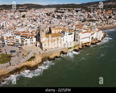 Luftaufnahme der schönen Stadt Sitges in Spanien Stockfoto