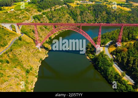 Die französische Eisenbahn hat den Garabit Viadukt im Kantalamt gewölbt Stockfoto