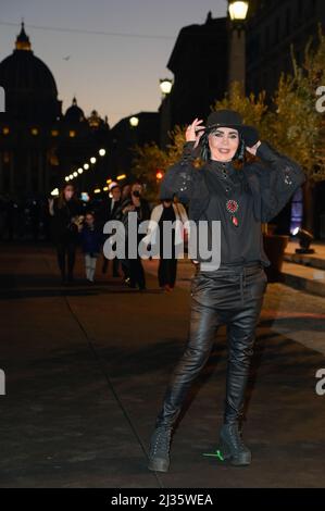 Rom, Italien. 05. April 2022. Fiordaliso besucht den schwarzen Teppich von Laura Pausini Piacere di conoscerti Amazon Prime Film im Auditorium della Conciliazione. Kredit: SOPA Images Limited/Alamy Live Nachrichten Stockfoto