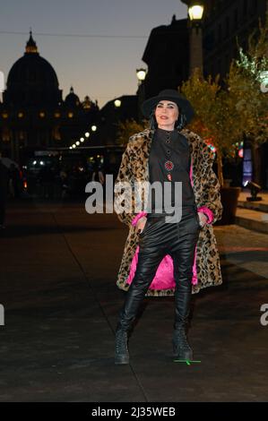 Rom, Italien. 05. April 2022. Fiordaliso besucht den schwarzen Teppich von Laura Pausini Piacere di conoscerti Amazon Prime Film im Auditorium della Conciliazione. Kredit: SOPA Images Limited/Alamy Live Nachrichten Stockfoto