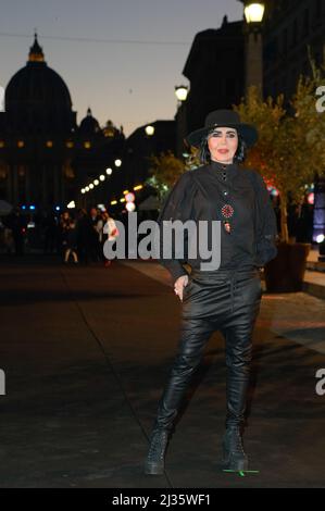 Rom, Italien. 05. April 2022. Fiordaliso besucht den schwarzen Teppich von Laura Pausini Piacere di conoscerti Amazon Prime Film im Auditorium della Conciliazione. Kredit: SOPA Images Limited/Alamy Live Nachrichten Stockfoto
