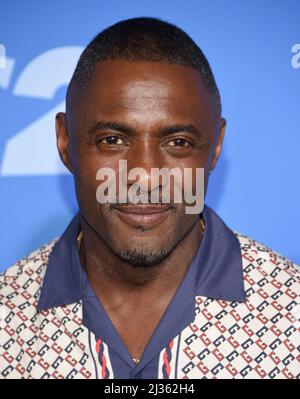 Idris Elba bei der Ankunft im ÔSonic The Hedgehog 2Õ Los Angeles Premiere im Village Theatre am 05. April 2022 in Westwood, CA. © OConnor/AFF-USA.com Stockfoto