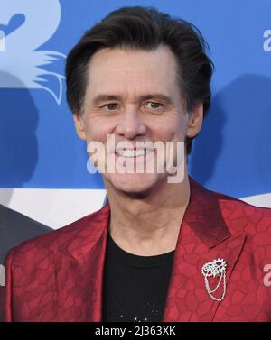 Los Angeles, USA. 05. April 2022. Jim Carrey kommt an der SONIC THE IGEL 2 Los Angeles Premiere im Regency Village Theater in Westwood, CA am Dienstag, 5. April 2022. (Foto: Sthanlee B. Mirador/Sipa USA) Quelle: SIPA USA/Alamy Live News Stockfoto