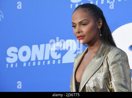 Los Angeles, USA. 05. April 2022. Tika Sumpter kommt bei der SONIC THE IGEL 2 Los Angeles Premiere im Regency Village Theatre in Westwood, CA am Dienstag, 5. April 2022. (Foto: Sthanlee B. Mirador/Sipa USA) Quelle: SIPA USA/Alamy Live News Stockfoto
