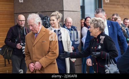 Darlington, Großbritannien. 5.. April 2022. Prinz Charles, der Prinz von Wales, ist heute in der Region, um den neuen Darlington Farmers Auction Mart offiziell zu eröffnen Stockfoto