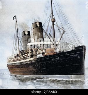 RMS Lucania war ein britischer Ozeandampfer im Besitz der Cunard Steamship Line Shipping Company, der von der Fairfield Shipbuilding & Engineering Company aus Govan, Schottland, gebaut und am Donnerstag, 2. Februar 1893, gestartet wurde. Die RMS Lucania war in Abmessungen und Spezifikationen identisch mit ihrem Schwesterschiff und ihrer Laufgefährtin RMS Campania und war das größte Passagierflugzeug im Wasser, als sie 1893 in Dienst ging. Auf ihrer zweiten Reise gewann sie das prestigeträchtige Blue Riband von der anderen Cunarder, um zum schnellsten Passagierschiff im Wasser zu werden, ein Titel, den sie bis 1898 behielt. Aus dem Buch "Dampfschiffe und Schiffsmotoren" Stockfoto