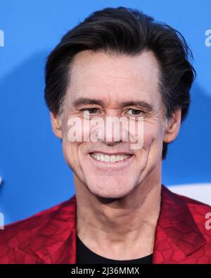 WESTWOOD, LOS ANGELES, KALIFORNIEN, USA - 05. APRIL: Der kanadisch-amerikanische Schauspieler Jim Carrey kommt zur Premiere von „Sonic the Hedgehog 2“ in Los Angeles, die am 5. April 2022 im Regency Village Theatre in Westwood, Los Angeles, Kalifornien, USA, stattfand. (Foto von Xavier Collin/Image Press Agency) Stockfoto