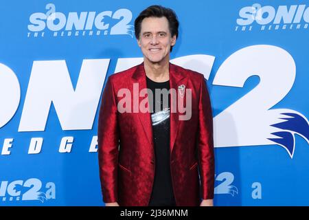 WESTWOOD, LOS ANGELES, KALIFORNIEN, USA - 05. APRIL: Der kanadisch-amerikanische Schauspieler Jim Carrey kommt zur Premiere von „Sonic the Hedgehog 2“ in Los Angeles, die am 5. April 2022 im Regency Village Theatre in Westwood, Los Angeles, Kalifornien, USA, stattfand. (Foto von Xavier Collin/Image Press Agency) Stockfoto