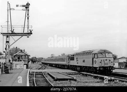 Eine Diesel-Lokomotive der Baureihe 56 der Baureihe 56012 mit elektrischen Triebwerken 312789 und 312790 formsa Sonderdienst im Rahmen des Network Southeast Network Gala Day 1991 bei Ely am 14.. September 1991. Stockfoto