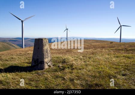 Der Triggerpunkt auf dem Gipfel von Windy Standard bei Glen Afton in East Ayrshire, Schottland. Stockfoto