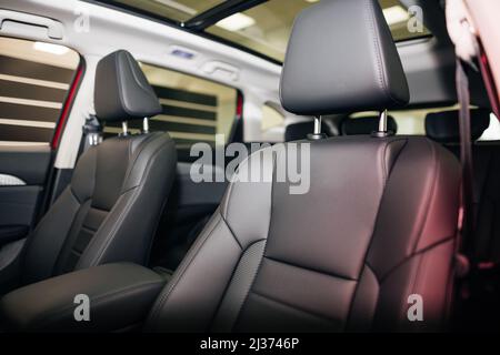 Vordersitze eines modernen Pkw Stockfoto