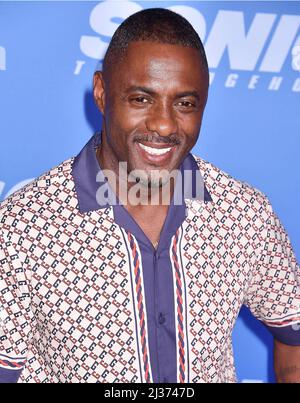 LOS ANGELES, CA - 05. APRIL: Idris Elba nimmt an der Premiere von „Sonic the Hedgehog 2“ in Los Angeles am 05. April 20 im Regency Village Theatre Teil Stockfoto