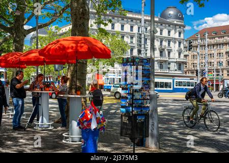 Zürich Bistro Grill am See im Bellevue Knie Zirkuszelt, das am Utoquai am Zürichsee in der größten Stadt der Schweiz liegt Stockfoto