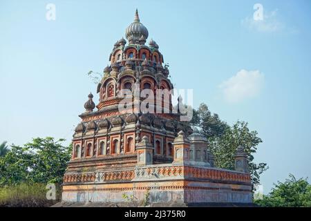 Vishveshwara Tempel aus Basaltstein gebaut und im Jahr 1735 abgeschlossen. Am Zusammenfluss der Flüsse Krishna und Venna, Sangam Mahuli, Satara, Stockfoto