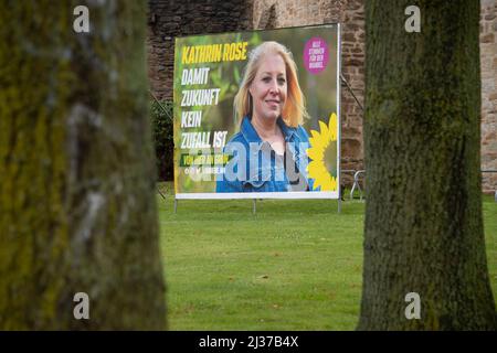 Mülheim, Deutschland. 05. April 2022. Wahlplakat von Kathrin Rose, Bündnis 90/die Grünen, Wahlplakate der politischen Parteien zur Landtagswahl Nordrhein-Westfalens 2022 in Mülheim am 5.. April 2022, ÃÂ Quelle: dpa/Alamy Live News Stockfoto