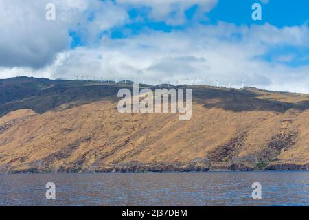 Kaheawa Power Windpark auf den Bergen von West maui hawaii und Küste Stockfoto