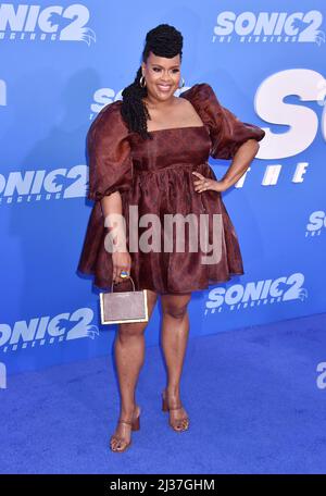 Los Angeles, Ca. 05. April 2022. Natasha Rothwell nimmt an der Premiere von „Sonic the Hedgehog 2“ in Los Angeles am 05. April 2022 im Regency Village Theatre in Los Angeles, Kalifornien, Teil. Kredit: Jeffrey Mayer/Jtm Fotos/Media Punch/Alamy Live News Stockfoto