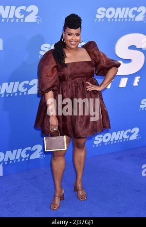 Los Angeles, Ca. 05. April 2022. Natasha Rothwell nimmt an der Premiere von „Sonic the Hedgehog 2“ in Los Angeles am 05. April 2022 im Regency Village Theatre in Los Angeles, Kalifornien, Teil. Kredit: Jeffrey Mayer/Jtm Fotos/Media Punch/Alamy Live News Stockfoto