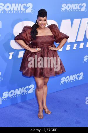 Los Angeles, Ca. 05. April 2022. Natasha Rothwell nimmt an der Premiere von „Sonic the Hedgehog 2“ in Los Angeles am 05. April 2022 im Regency Village Theatre in Los Angeles, Kalifornien, Teil. Kredit: Jeffrey Mayer/Jtm Fotos/Media Punch/Alamy Live News Stockfoto