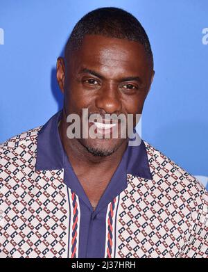 Los Angeles, Ca. 05. April 2022. Idris Elba nimmt an der Premiere von „Sonic the Hedgehog 2“ in Los Angeles am 05. April 2022 im Regency Village Theatre in Los Angeles, Kalifornien, Teil. Kredit: Jeffrey Mayer/Jtm Fotos/Media Punch/Alamy Live News Stockfoto