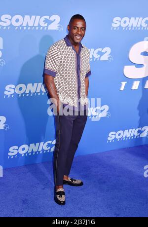 LOS ANGELES, CA - 05. APRIL: Idris Elba nimmt an der Premiere von „Sonic the Hedgehog 2“ in Los Angeles am 05. April 2022 im Regency Village Theatre in Los Angeles, Kalifornien, Teil. Quelle: Jeffrey Mayer/JTMPhotos/MediaPunch Stockfoto