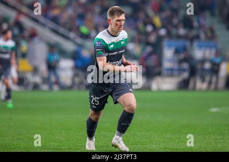 Warschau, Polen. 02. April 2022. Michal Nalepa von Lechia im Einsatz beim Spiel der polnischen PKO Ekstraklasa League zwischen Legia Warszawa und Lechia Danzig im Marschall Jozef Pilsudski Legia Warsaw Municipal Stadium. Endergebnis; Legia Warszawa 2:1 Lechia Danzig. Kredit: SOPA Images Limited/Alamy Live Nachrichten Stockfoto