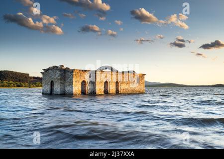 Verlassene Kirche in dam Jrebchevo, Bulgarien Stockfoto