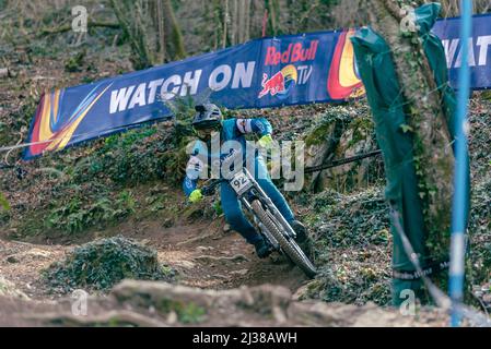 Lourdes, Frankreich : 2022. März 27 : Roger VIEIRA BRA tritt beim UCI Mountain Bike Downhill World Cup 2022 in Lourdes, Frankreich, an. Stockfoto