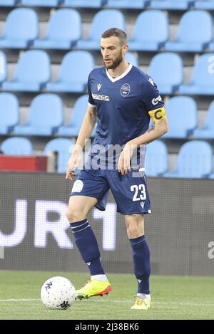 Ferrara, Italien. 05. April 2022. Ferrara (FE), Italia, 5 Aprile, stadio Paolo Mazza, 33Â giornata Campionato Serie BKT 2021/2022, incontro tra le squadre della Spal e del Cosenza Calcio, nella foto: 23 Francesco Vicari Credit: Independent Photo Agency/Alamy Live News Stockfoto