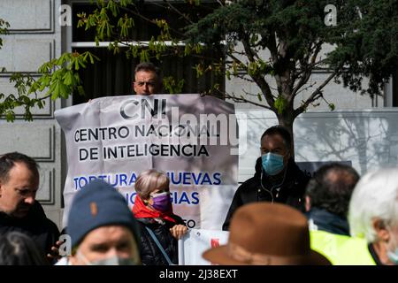 Madrid, Spanien. 06. April 2022. Vorruhestandemonstration vor dem spanischen Parlament. (Foto: Tomas Calle/Pacific Press/Sipa USA) Quelle: SIPA USA/Alamy Live News Stockfoto