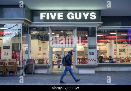 Fünf Jungs, Joachimsthaler Platz, Kurfürstendamm, Charlottenburg, Berlin, Deutschland Stockfoto