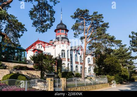 ZINNOWITZ, DEUTSCHLAND - APR 20, 2014: Berühmte Badeorte im alten kaiserlichen KURORT Zinnowitz. Stockfoto