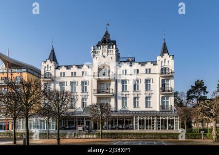 ZINNOWITZ, DEUTSCHLAND - APR 20, 2014: Berühmte Badeorte im alten kaiserlichen KURORT Zinnowitz. Stockfoto