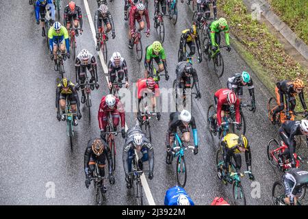 BAD SODEN, DEUTSCHLAND -1. MAI 2017: Radler beim Rennen Eschborn–Frankfurt – rund um den Finanzplatz. Es ist ein jährliches halbklassisches Radrennen in Deutschland, Stockfoto