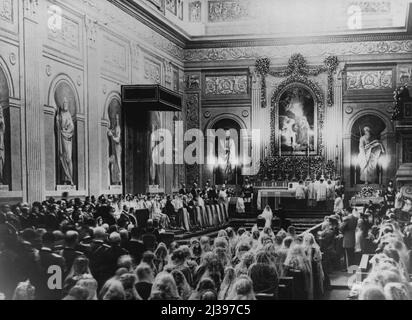 Hochzeit von Prinzessin Maria von Savoyen, der jüngsten Tochter des Königs Italien, und Prinz Ludwig von Bouebon Parma in der Paolina-Kapelle im Quirinal-Palast, Rom. Allgemeine Ansicht während der Trauung in der Kapelle. 25. Januar 1939. (Foto von Sport & General Press Agency Limited). Stockfoto