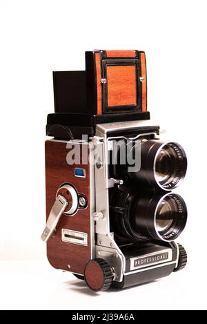 Mamiya C330 Professional Kamera, Doppelreflexobjektiv, Format 120/220 mit schöner Furnieroptik Stockfoto