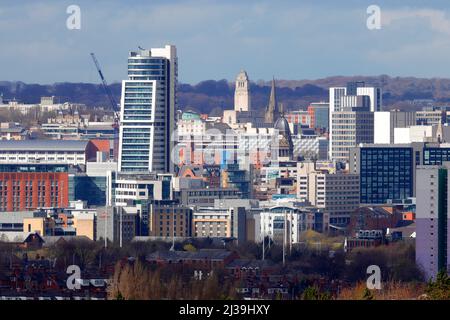 Blick auf das Stadtzentrum von Leeds. Bridgewater Place ist das 2. höchste Gebäude seit dem Bau des Altus House. Stockfoto