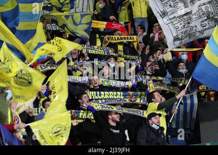 Villarreal, Italien. 06. April 2022. Villarreal-Fans während des FC Villarreal gegen Byern München, UEFA Champions League-Fußballspiels in Villarreal, Italien, April 06 2022 Quelle: Unabhängige Fotoagentur/Alamy Live News Stockfoto