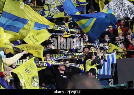 Villarreal, Italien. 06. April 2022. Villarreal-Fans während des FC Villarreal gegen Byern München, UEFA Champions League-Fußballspiels in Villarreal, Italien, April 06 2022 Quelle: Unabhängige Fotoagentur/Alamy Live News Stockfoto